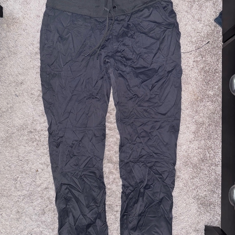 Women’s North Face Hiking Pants NWT